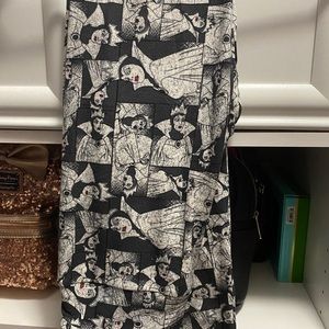 NWOT Lularoe Disney villains Evil Queen legging OS